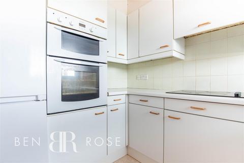 2 bedroom flat for sale, Balmoral Road, Chorley