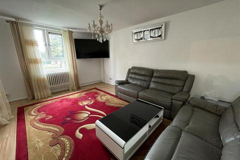 2 bedroom flat for sale, Aikman Avenue, Leicester