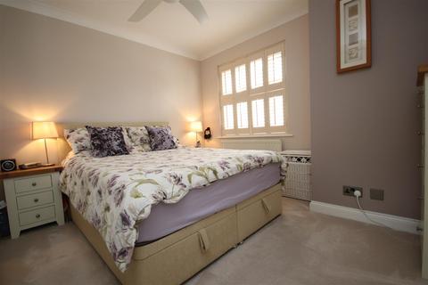 49 The Green, Dartford, DA2 6JT