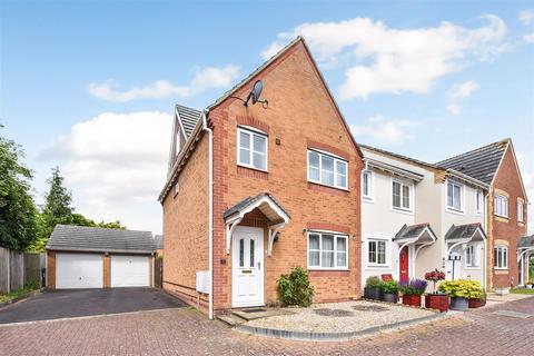 4 bedroom end of terrace house for sale, Celtic Drive, Andover