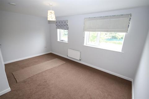 4 bedroom terraced house to rent, Vimy Drive, Dartford