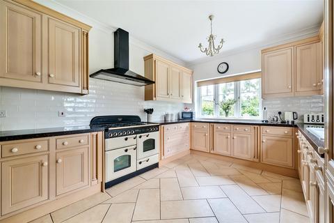 6 bedroom detached house for sale, Farleigh Lane, Maidstone