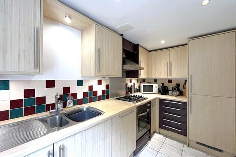 35 Campriano Drive, Warwick, CV34 4NQ