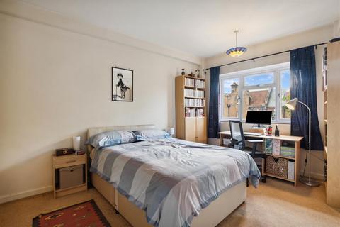 2 bedroom flat for sale, Barton Court, Barons Court Road, London, W14