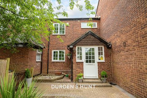 3 bedroom terraced house for sale, Lytton Close, Loughton, IG10