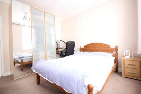 2 bedroom flat to rent, Osborne Road, Hounslow