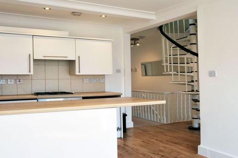 2 bedroom flat to rent, N8