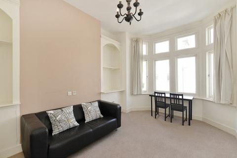 1 bedroom flat to rent, Whittingstall Road, Parsons Green, SW6