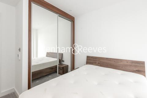 1 bedroom apartment to rent, Wandsworth Road, Nine Elms SW8