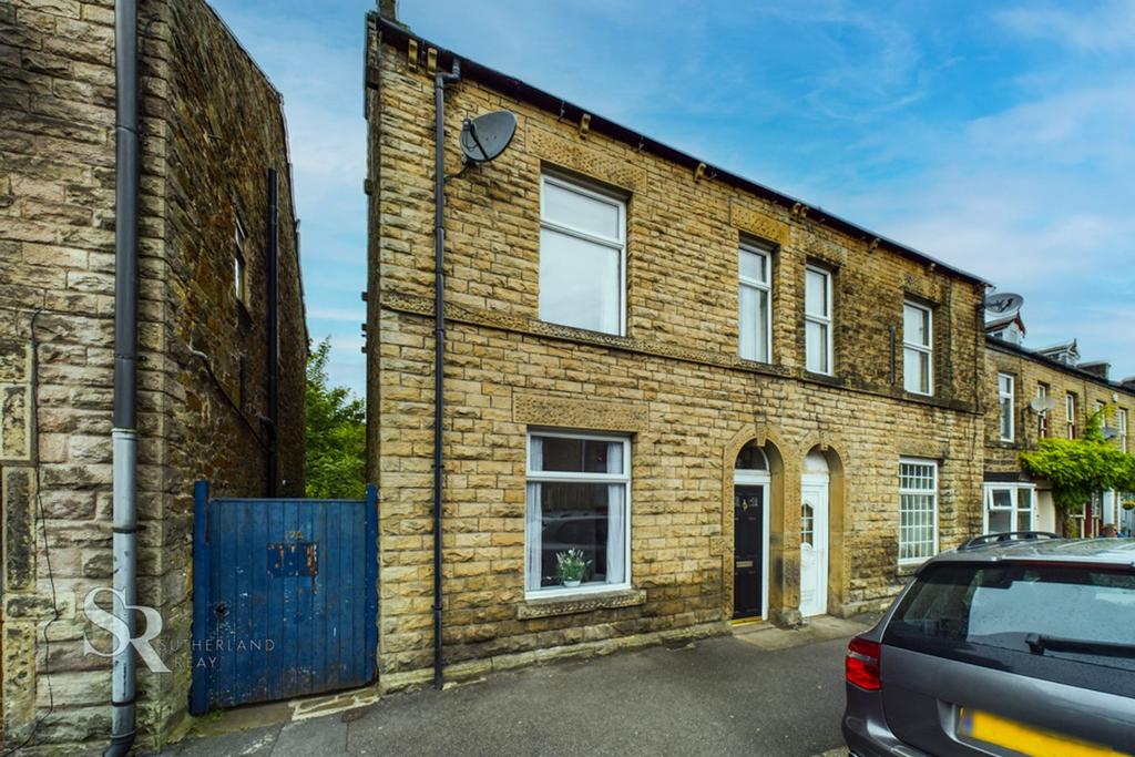 Buxton Road, Whaley Bridge, SK23 3 bed cottage for sale £269,000