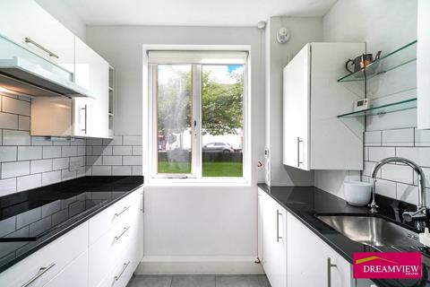 1 bedroom flat for sale, FINCHLEY ROAD, London, NW11