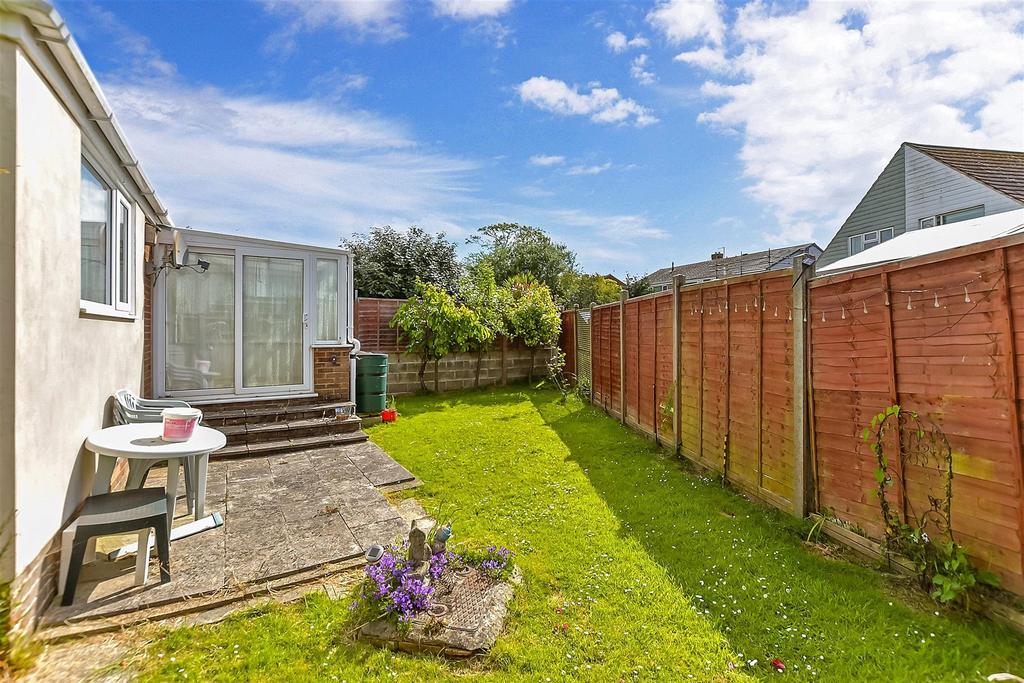 Shepherds Walk, Hythe, Kent 1 bed semidetached bungalow for sale £