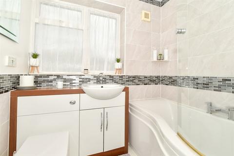 79 Rough Rew, Dorking, RH4 2PA