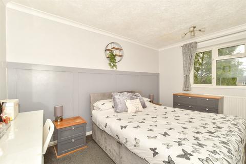 79 Rough Rew, Dorking, RH4 2PA