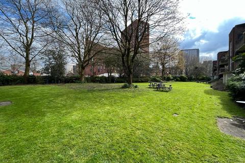 27 Bevill Square, Salford, M3 6BB