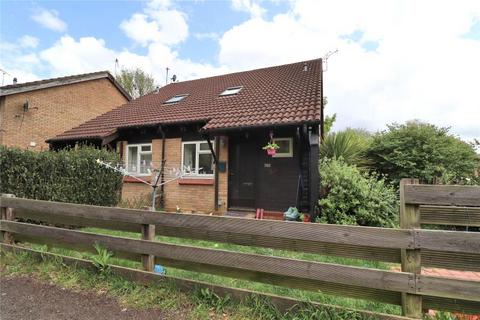 1 bedroom terraced house to rent, Willowmead Close, Woking GU21