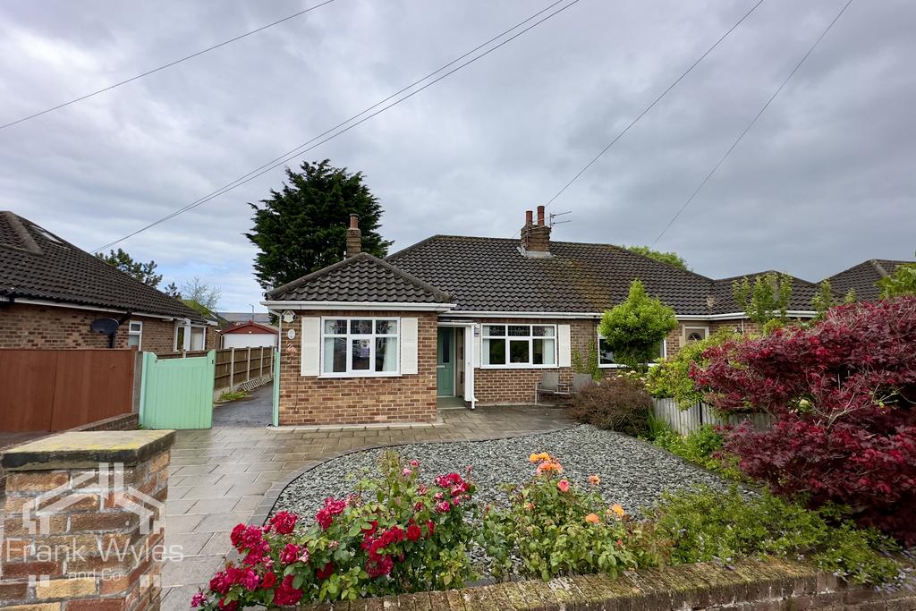 Hesketh Road, Lytham St. Annes 2 bed semidetached bungalow for sale £230,000