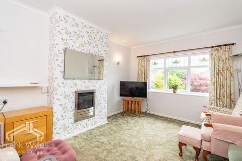 2 bedroom semi-detached bungalow for sale, Hesketh Road, Lytham St. Annes