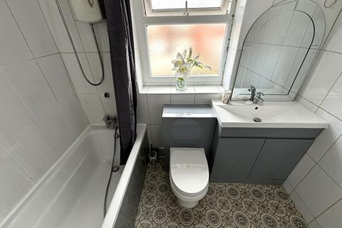 13 Farrant Road, Manchester, M12 4PD