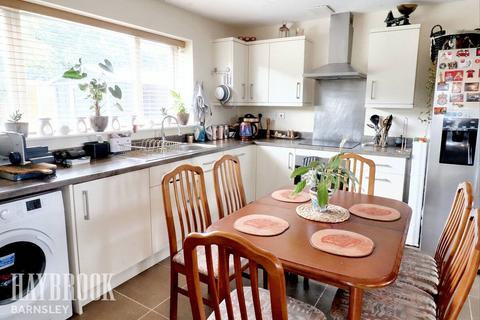 3 bedroom semi-detached house for sale, Honeysuckle Gardens, Kendray