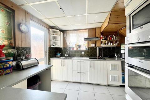 18 Bristol Road, Southend-on-sea, SS2 6XA