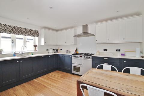 3 bedroom link detached house for sale, Floreys Close, Hailey, OX29