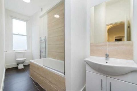 4 bedroom apartment to rent, London NW8