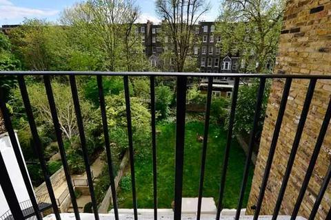 2 bedroom apartment to rent, London W8