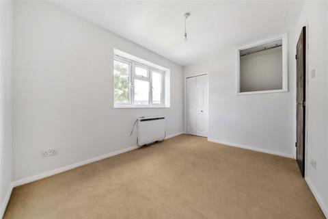 2 Bowers Close, Guildford, GU4 7NE