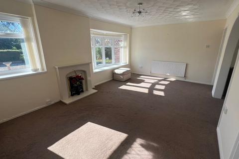 3 bedroom detached bungalow to rent, Hafan Y Don, Swansea SA2