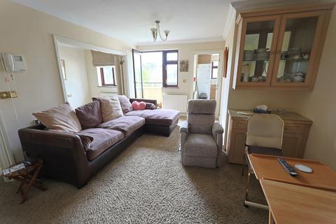 2 bedroom flat for sale, Eaton Court, 126 Edgware Way, Edgware, Greater London, HA8