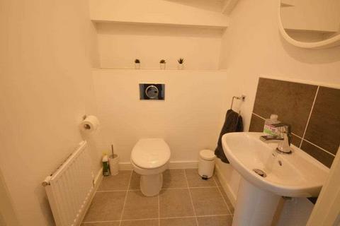 2 bedroom end of terrace house to rent, Solihull B90