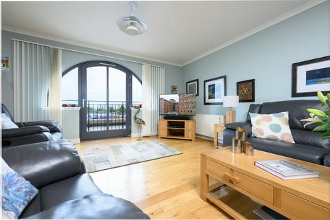 2 bedroom flat for sale, James Watt Way, Greenock, PA15