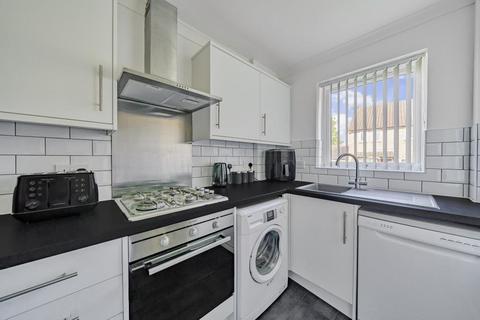 2 bedroom end of terrace house for sale, Aylesbury,  Buckinghamshire,  HP20