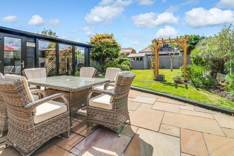 17 Thorpedene Gardens, Shoeburyness, Southend-on-sea, SS3 9JB