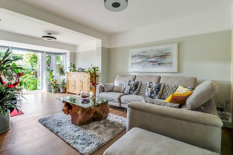 17 Thorpedene Gardens, Shoeburyness, Southend-on-sea, SS3 9JB
