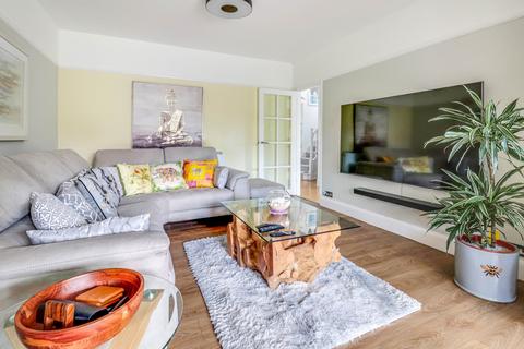 17 Thorpedene Gardens, Shoeburyness, Southend-on-sea, SS3 9JB