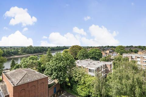 2 bedroom penthouse for sale, Great West Road, Hammersmith