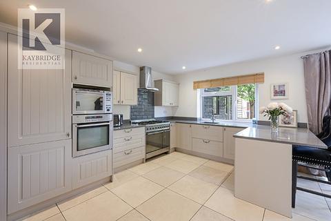 4 bedroom detached house for sale, West Gardens, Epsom, KT17