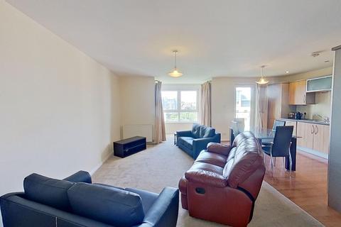 3 bedroom flat to rent, Portland Gardens, Edinburgh, EH6