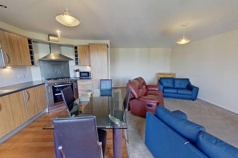 3 bedroom flat to rent, Portland Gardens, Edinburgh, EH6