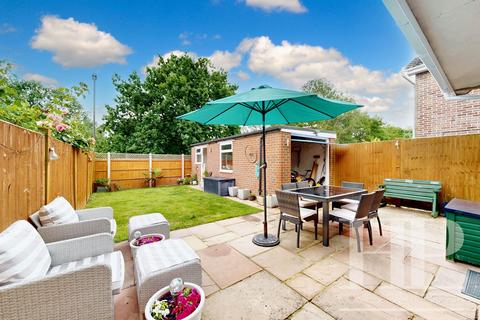 23 Woburn Road, Crawley, RH11 8NF