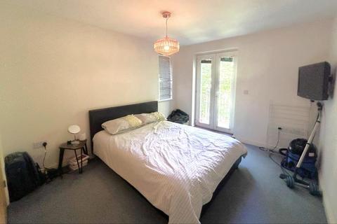 1 bedroom flat to rent, Tudor Way, Woking GU21