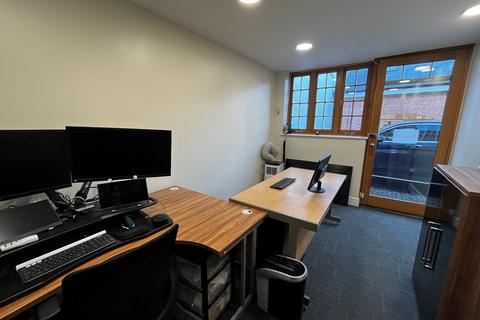 Office to rent, Suite 4, 1-3 Old Mill Road, Hunton Bridge, Kings Langley, WD4 8RD
