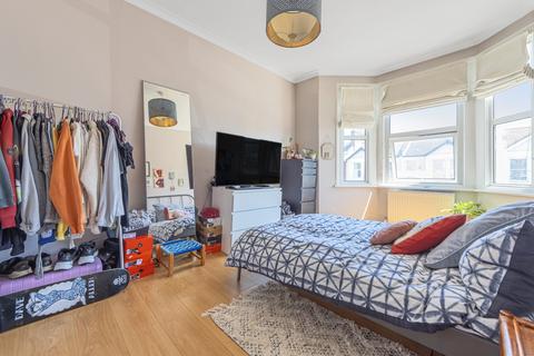 3 bedroom flat to rent, Ivydale Road Nunhead SE15