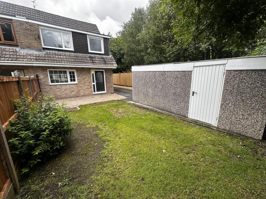 30 Martinfield