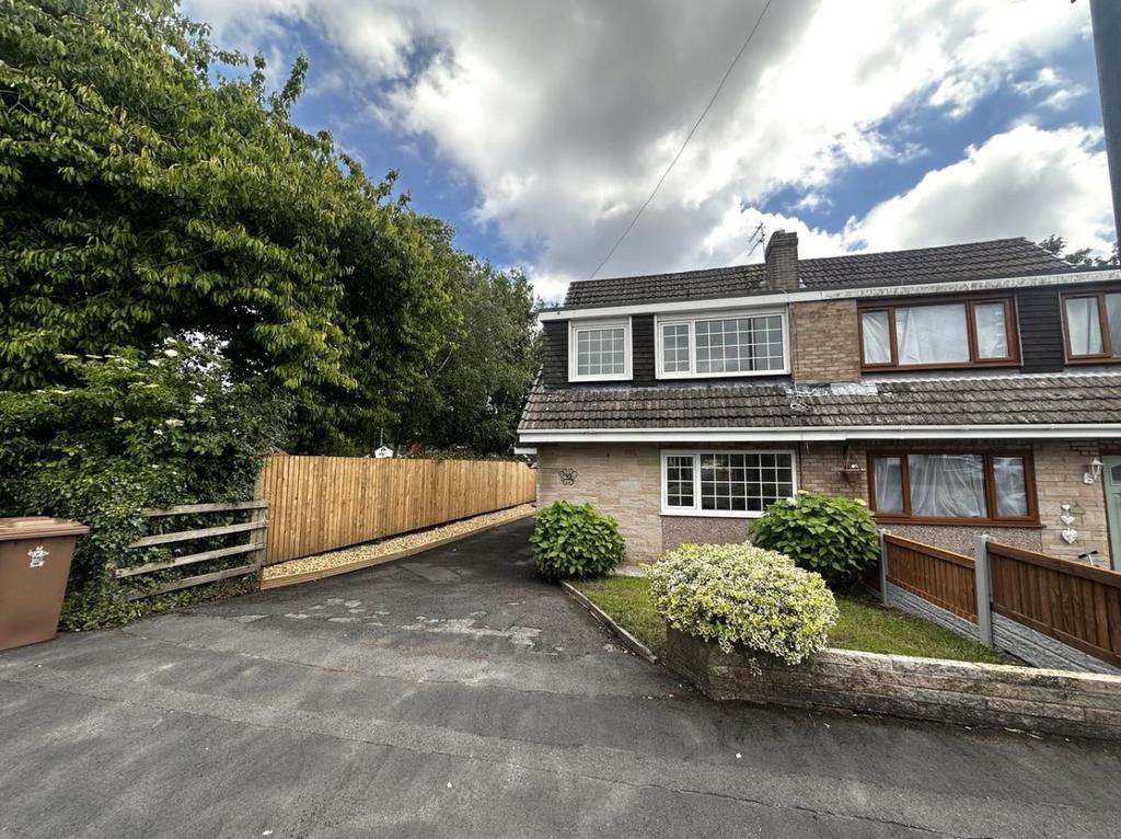 30 Martinfield
