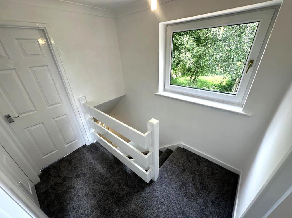 30 Martinfield