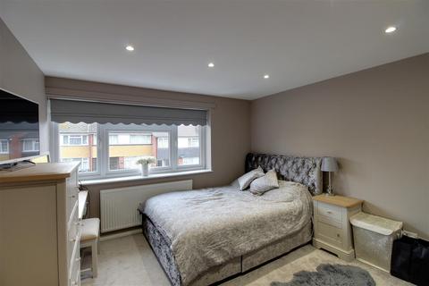 47 Savay Close, Denham, Uxbridge, UB9 5NQ