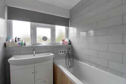 47 Savay Close, Denham, Uxbridge, UB9 5NQ